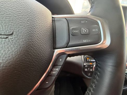 Used 2022 RAM 1500 Laramie AWD/4WD image 17