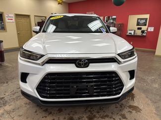 Used 2024 Toyota Grand Highlander XLE video 2