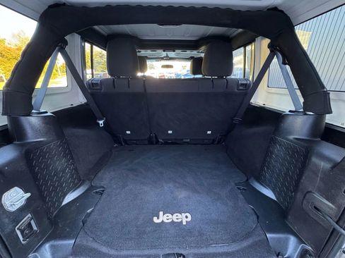 Used 2017 Jeep Wrangler Unlimited Sport w/ Connectivity Group image 12