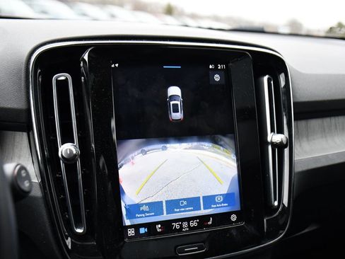 Used 2024 Volvo XC40 B5 Core image 26