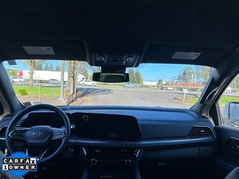 Used 2025 Chevrolet Suburban Z71 AWD/4WD image 15