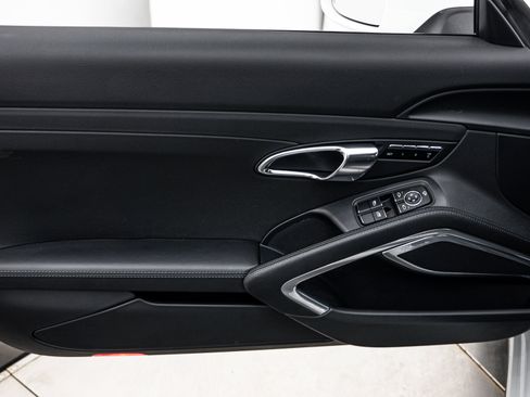 Used 2013 Porsche 911 Carrera 4S AWD/4WD image 16