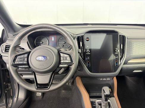 Used 2025 Subaru Forester Touring image 3