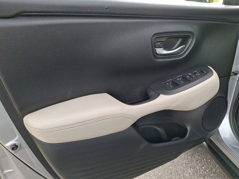 Used 2024 Honda HR-V LX image 12