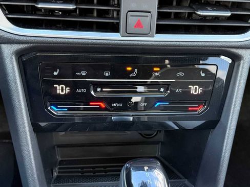 New 2026 Volkswagen Taos SE AWD/4WD image 16