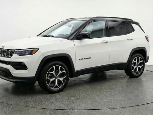 Used 2025 Jeep Compass Limited image 3