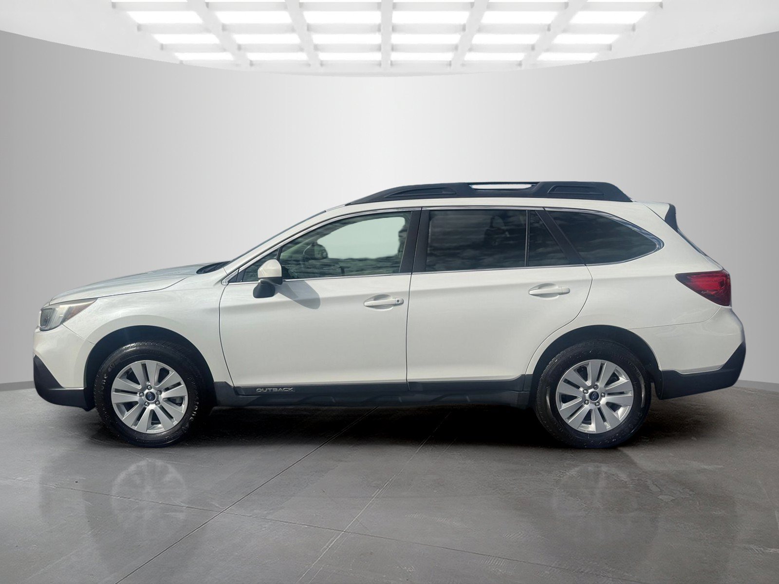 Used 2019 Subaru Outback 2.5i Premium AWD/4WD image 6