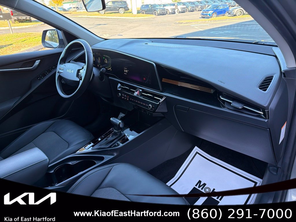 Certified 2023 Kia Niro EX FWD image 10
