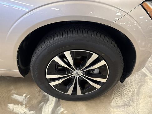 Used 2023 Volvo XC60 B5 Core AWD/4WD image 9