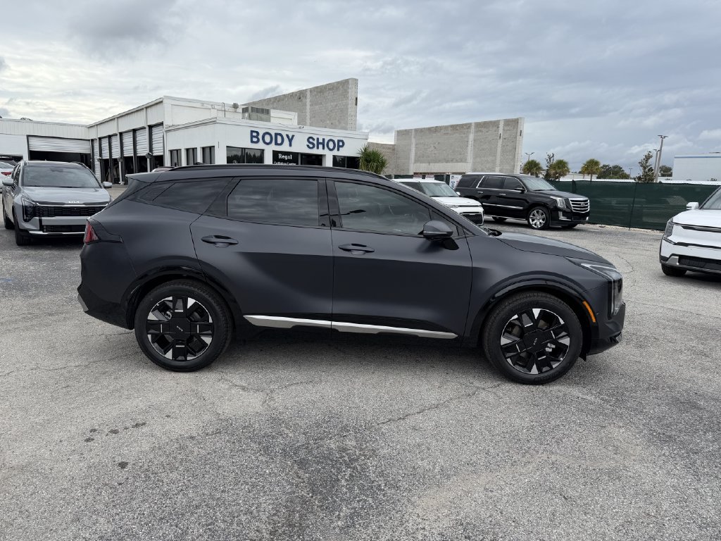 New 2026 Kia Sportage SX FWD image 3