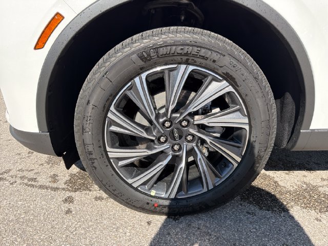 New 2027 Lincoln Aviator AWD image 13