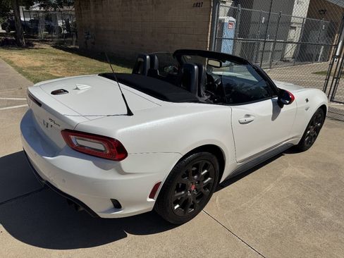 Used 2019 FIAT 124 Spider Abarth w/ Convenience Group RWD image 16
