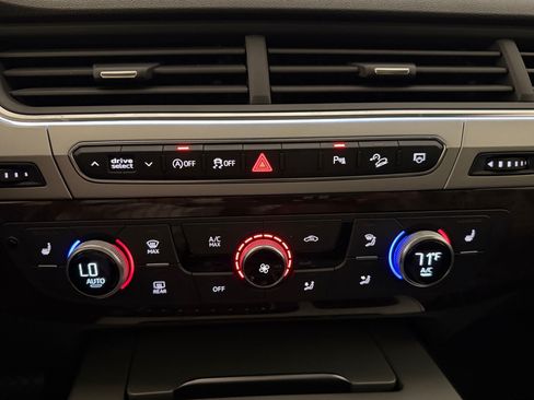 Used 2019 Audi Q7 2.0T Premium Plus AWD/4WD image 28