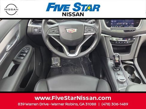 Used 2023 Cadillac XT6 Luxury image 7