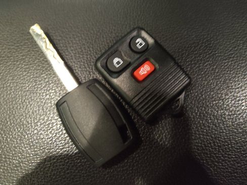 Used 2018 Ford Escape SE image 32