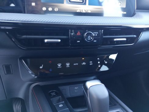 New 2026 Nissan Kicks SR w/ Cold Weather Package AWD/4WD image 17