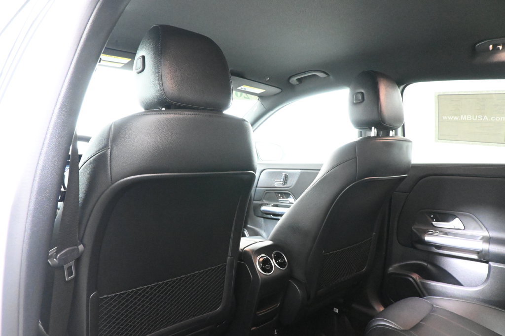 Certified 2023 Mercedes-Benz GLA 250 4MATIC image 30