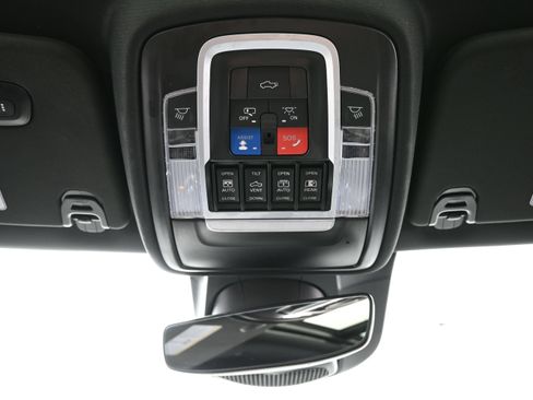 Used 2024 RAM 1500 Laramie AWD/4WD image 28
