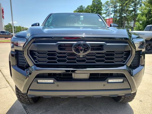 Used 2024 Toyota Tacoma TRD Off-Road w/ TRD Off Road Premium Package AWD/4WD image 10