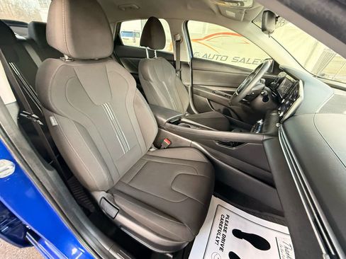 Used 2022 Hyundai Elantra SEL w/ Convenience Package image 26