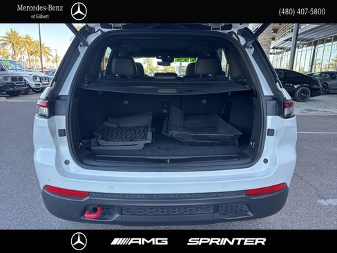 Used 2022 Jeep Grand Cherokee Trailhawk w/ Luxury Tech Group III AWD/4WD image 7