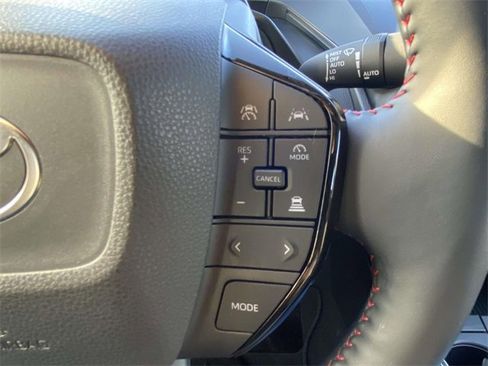 Used 2025 Toyota Prius Plug-In Hybrid image 20