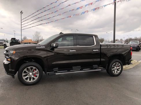 Used 2019 Chevrolet Silverado 1500 High Country w/ Safety Package II image 3