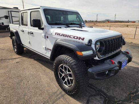 Used 2024 Jeep Gladiator Rubicon w/ Safety Group AWD/4WD image 1