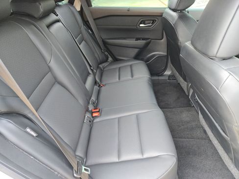 Used 2023 Nissan Rogue SV w/ SV Premium B Package image 26