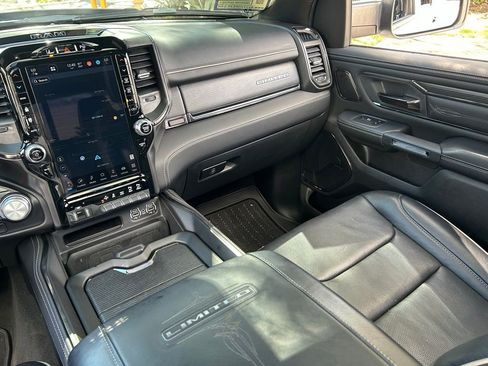 Used 2024 RAM 1500 Limited image 12