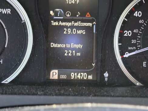 Used 2016 Toyota Camry SE w/ Moonroof Package FWD image 11