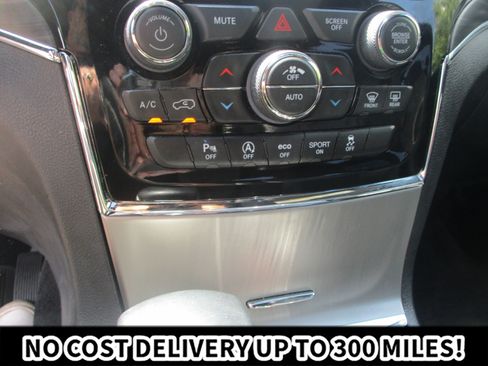 Used 2021 Jeep Grand Cherokee Limited w/ Premium Lighting Group AWD/4WD image 27