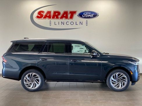 New 2026 Lincoln Navigator Reserve AWD/4WD image 31