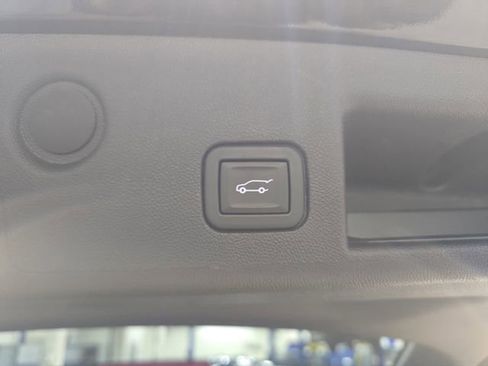 Used 2023 Chevrolet Equinox RS image 15