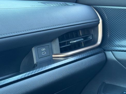 Used 2024 Toyota Grand Highlander AWD Hybrid image 30