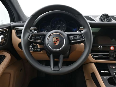 Used 2026 Porsche Macan AWD/4WD image 13