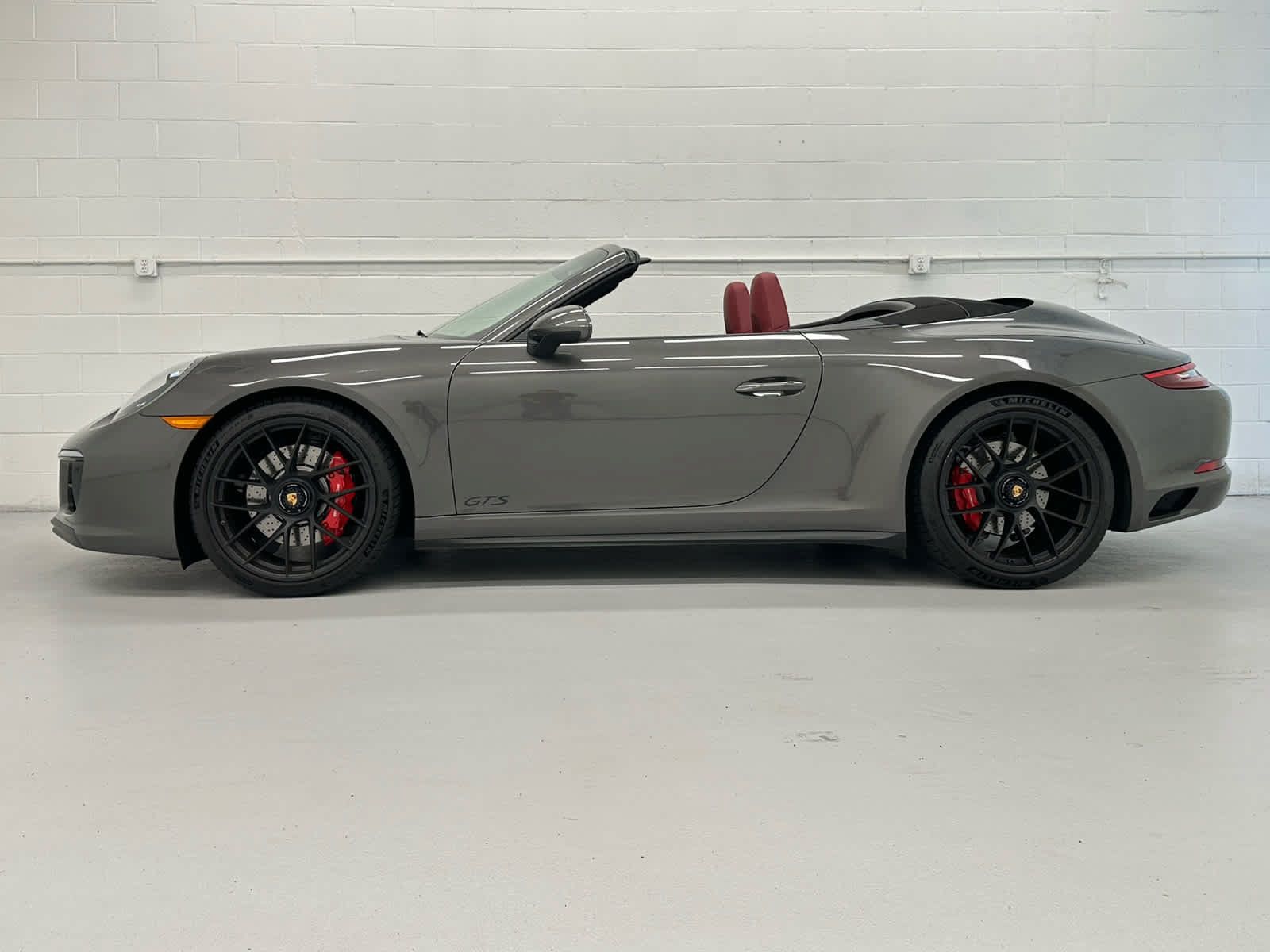 Used 2019 Porsche 911 Carrera GTS RWD image 3