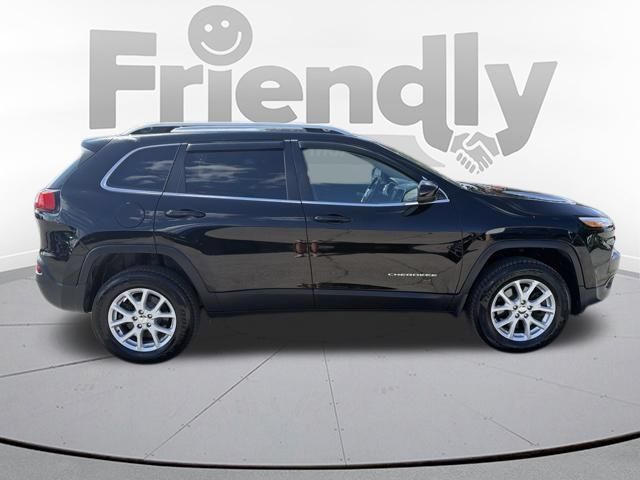 Used 2018 Jeep Cherokee Latitude Plus w/ Cold Weather Group AWD/4WD image 9