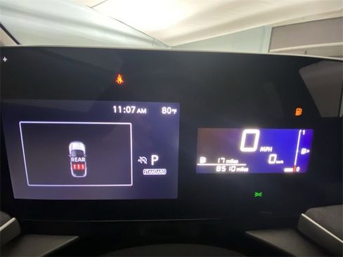 Used 2025 Nissan Kicks SV image 15