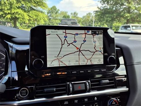 Certified 2024 Nissan Pathfinder SL image 11