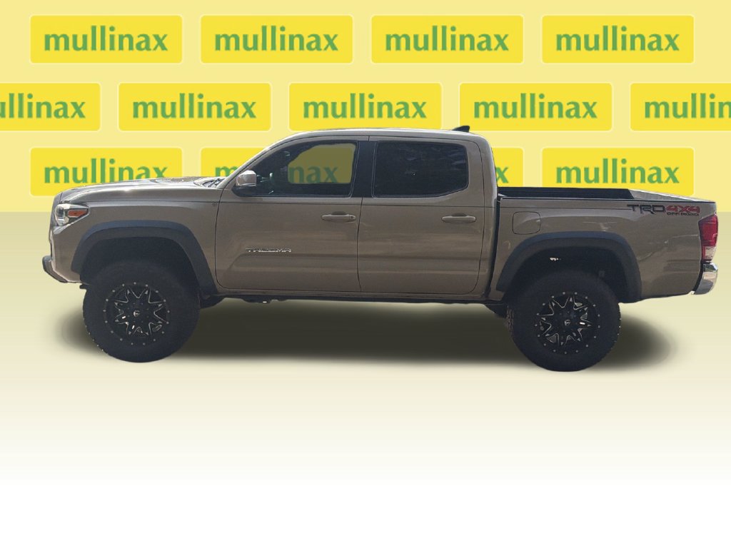 Used 2017 Toyota Tacoma TRD Off-Road w/ Tow Package (A/T) AWD/4WD image 10