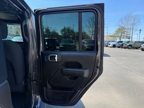 Certified 2022 Jeep Wrangler Unlimited Sport image 28