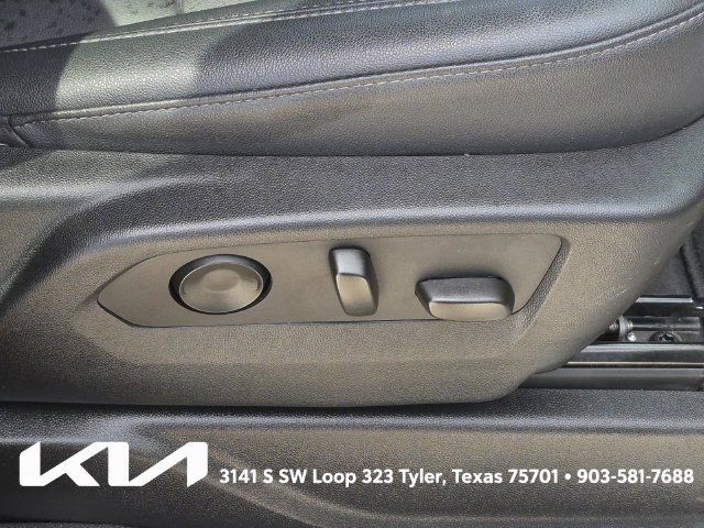 Used 2022 Chevrolet Tahoe Z71 AWD/4WD image 16