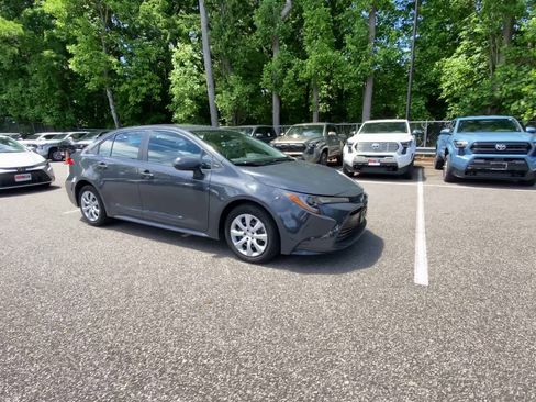 Used 2024 Toyota Corolla LE FWD image 5