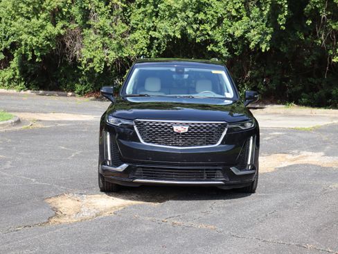 Used 2022 Cadillac XT6 Premium Luxury w/ Technology Package FWD image 10