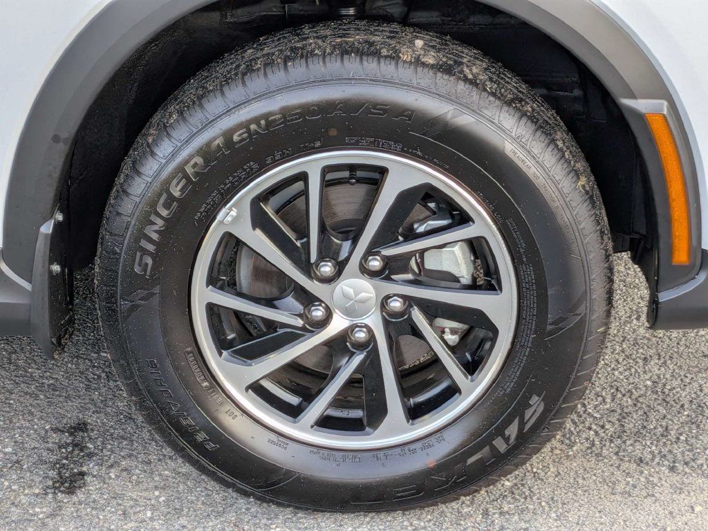 Used 2026 Mitsubishi Eclipse Cross ES AWD/4WD image 11
