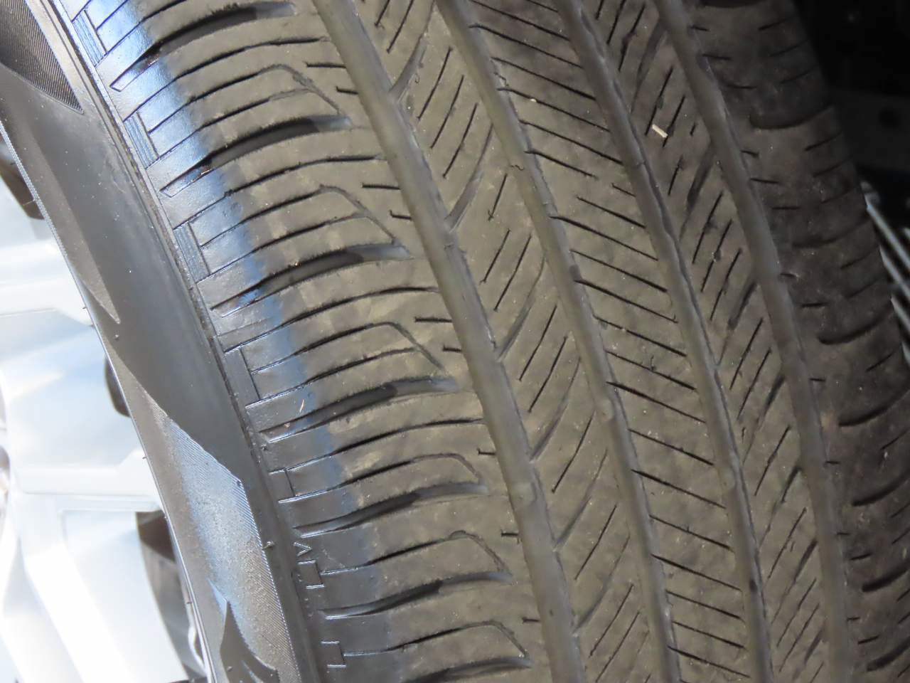 Used 2025 Ford Explorer Active RWD image 8