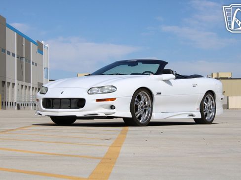 Used 2000 Chevrolet Camaro Z28 image 2