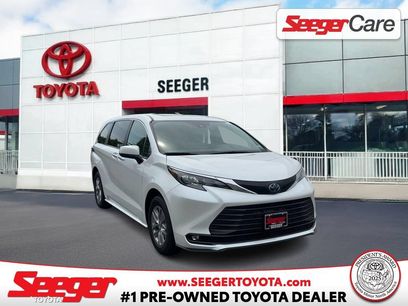 Used 2025 Toyota Sienna XLE