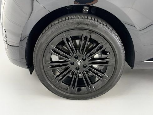 Used 2025 Land Rover Range Rover SE AWD/4WD image 29